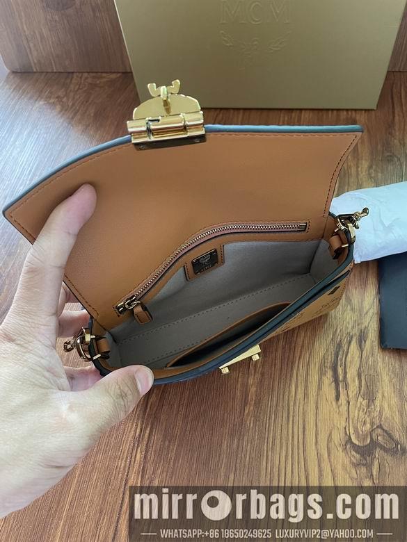 MCM Bags 20534 trumpet DY 4