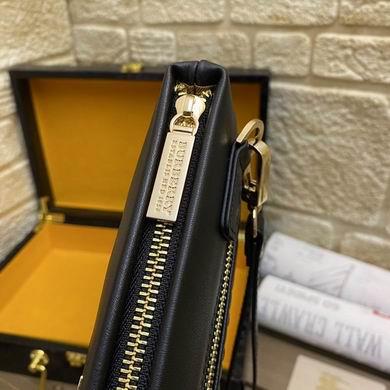 Burberry Bags 33065-1 29X18X3cm WP