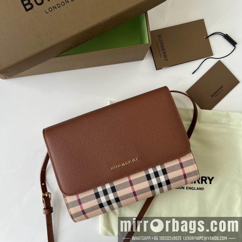 Burberry Bags 40609731 22X17X5.5cm YG 3colour