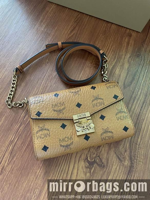 MCM Bags 20534 trumpet DY 4