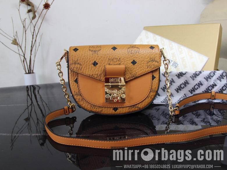 MCM Bags 141804 14x18x4cm DY