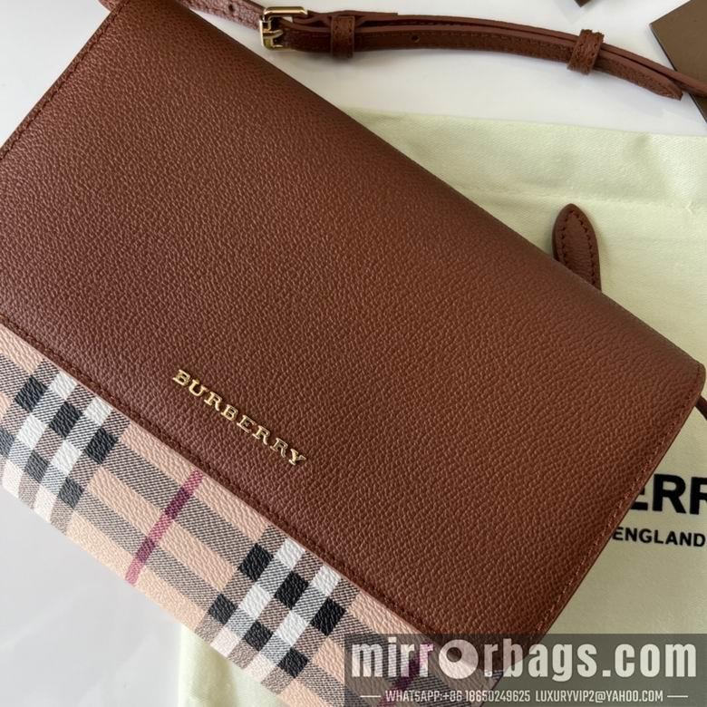 Burberry Bags 40609731 22X17X5.5cm YG 3colour