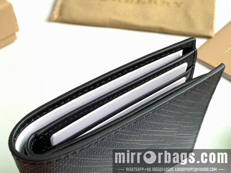 Burberry Bags 40520871 11X10cm YG 3colour