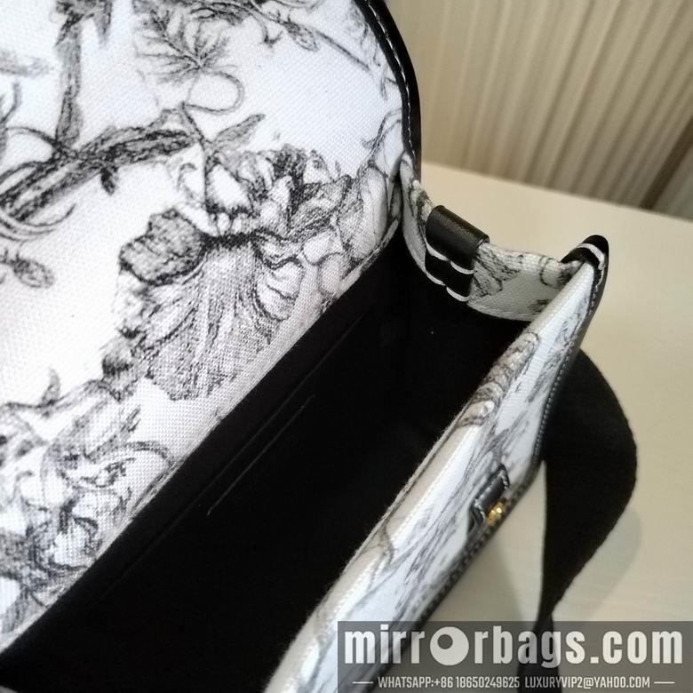 Burberry Bags 17X8X15cm 060818 XMY