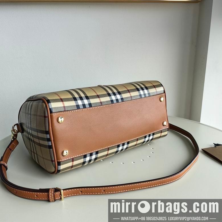 Burberry Bags 30X15X21cm 070604 IQ