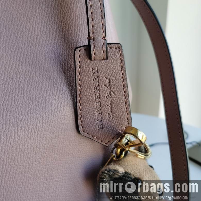 Burberry Bags 1531 18.5X23X15cm IQ 7