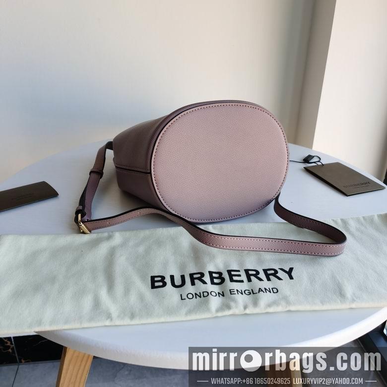Burberry Bags 1531 18.5X23X15cm IQ 7