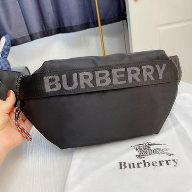 Burberry Bags 8025668 31X19cm WP