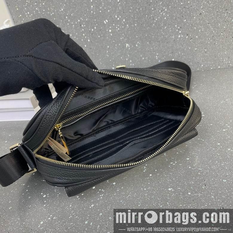 Burberry Bags 66641-3 26X17X6cm WP