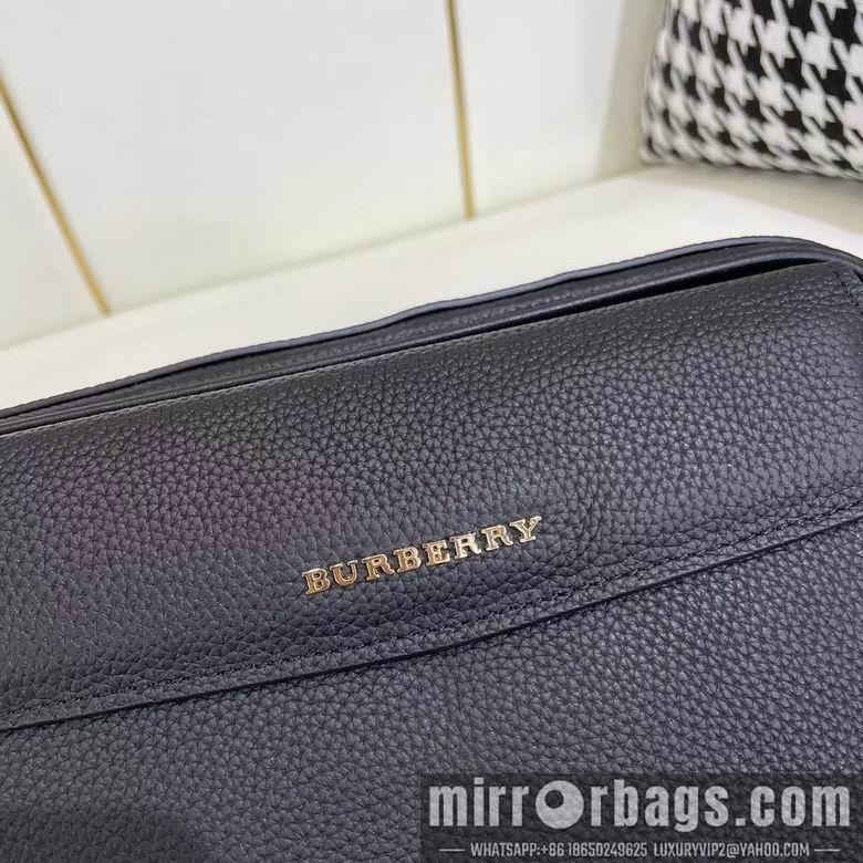 Burberry Bags 66639-3 26X17X6cm WP