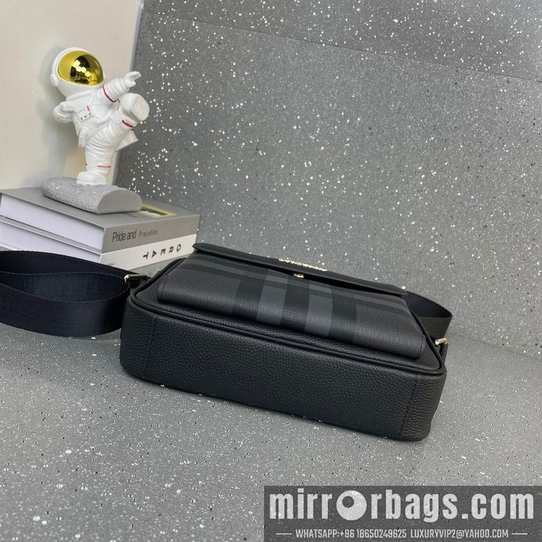 Burberry Bags 66641-3 26X17X6cm WP