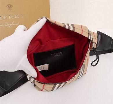 Burberry Bags 80104301 19X13X5cm WP