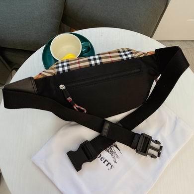 Burberry Bags 80265571 31X19cm WP
