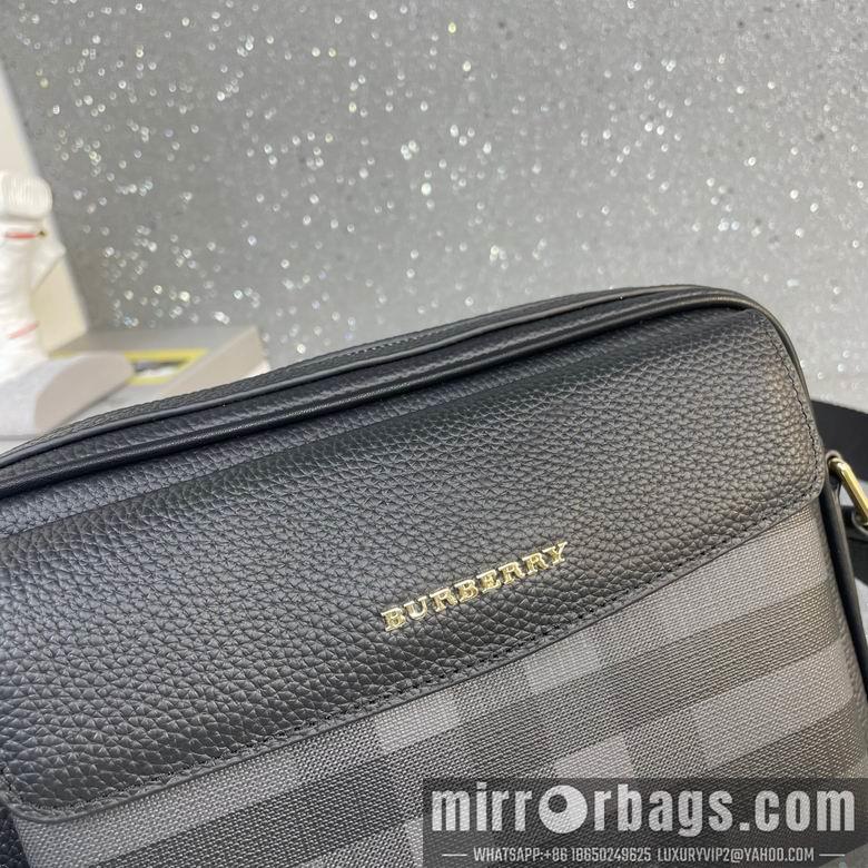 Burberry Bags 66641-3 26X17X6cm WP