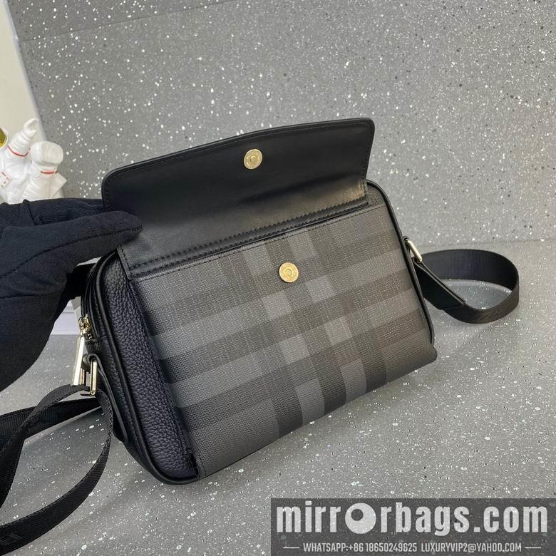 Burberry Bags 66641-3 26X17X6cm WP