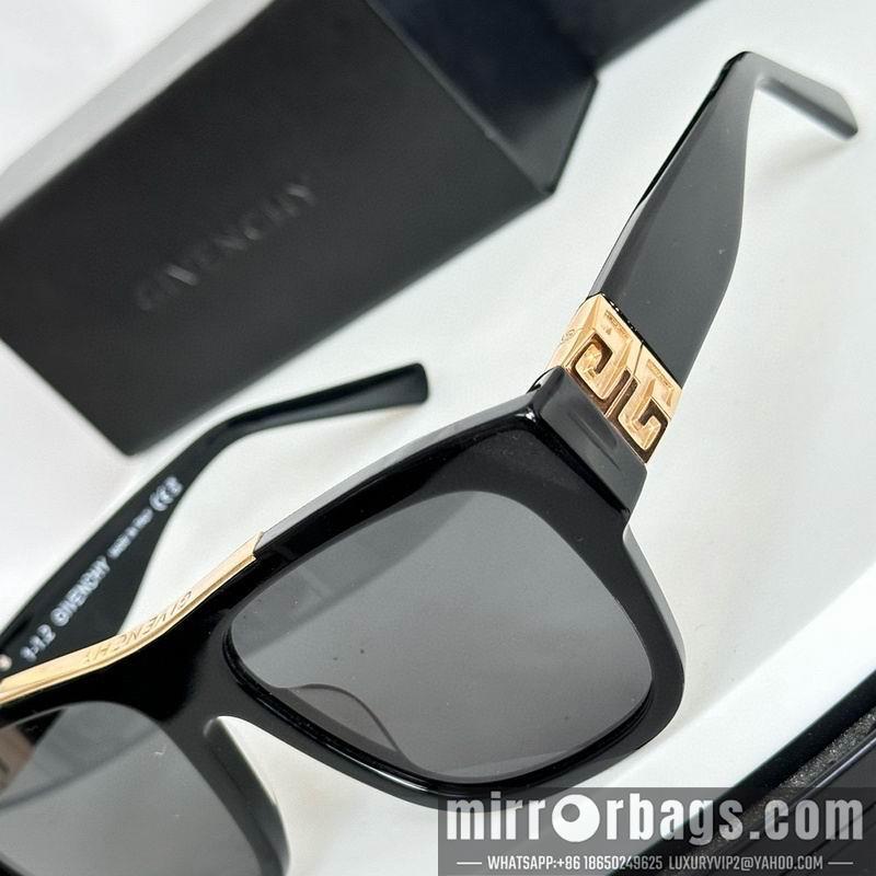 Givenchy Glasses smx18