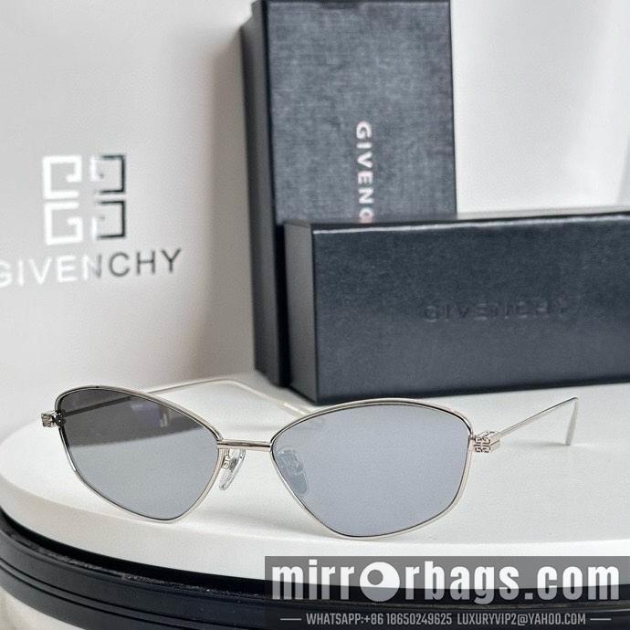 Givenchy Glasses smx25