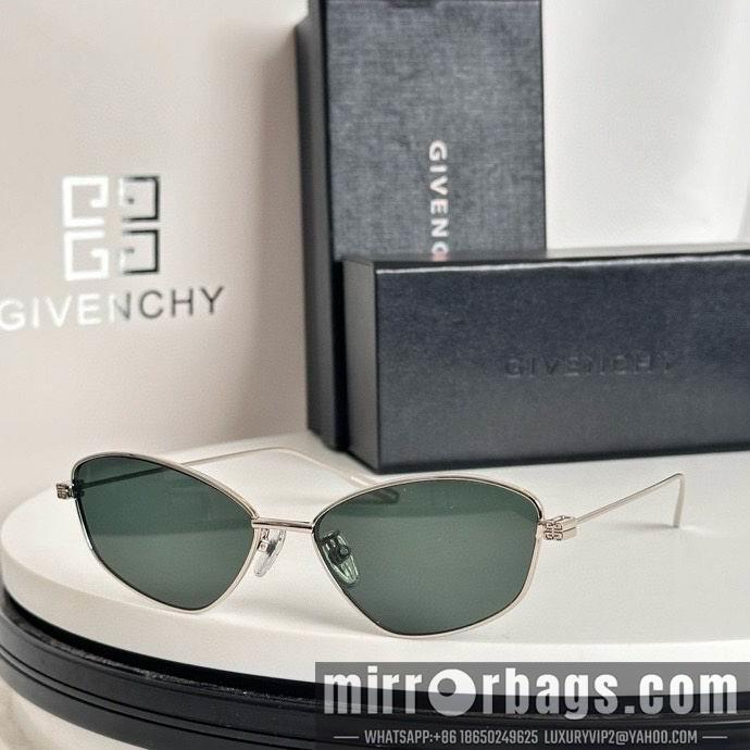 Givenchy Glasses smx25