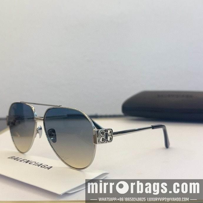 Givenchy Glasses smx26
