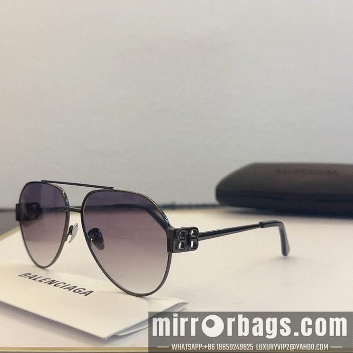 Givenchy Glasses smx26