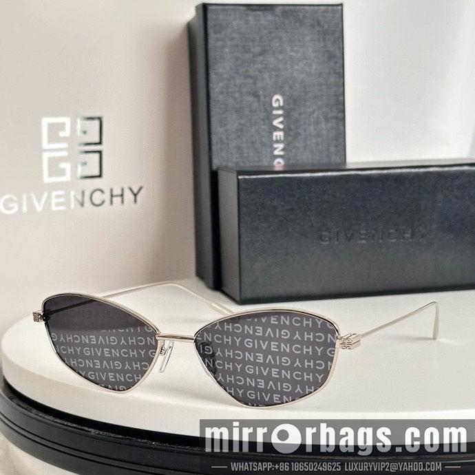 Givenchy Glasses smx25
