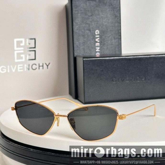 Givenchy Glasses smx25