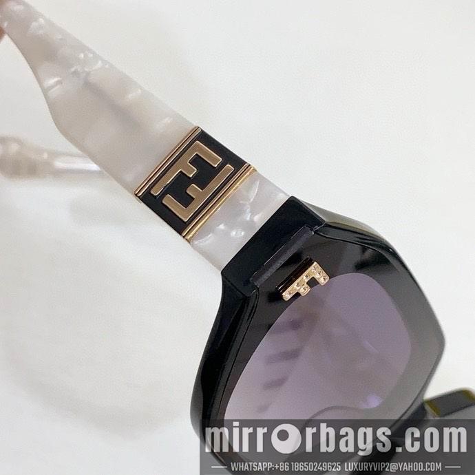 Fendi Glasses smx158