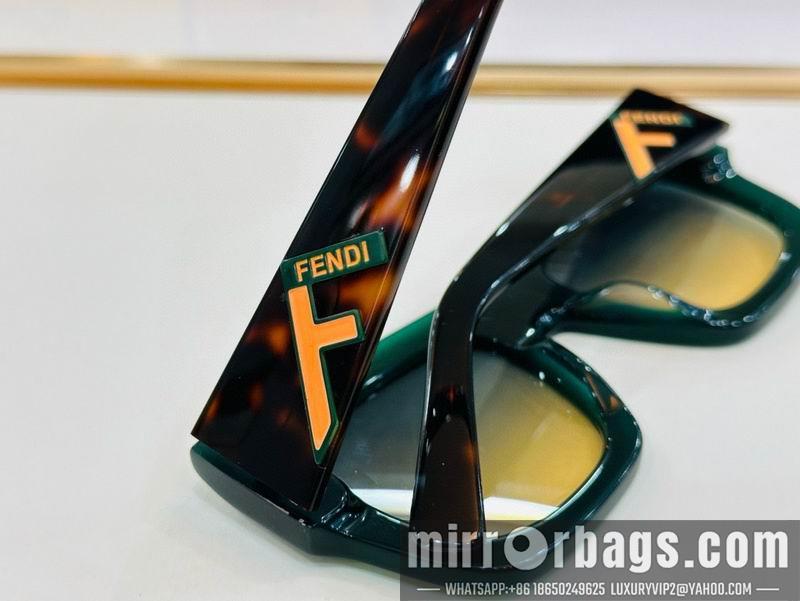 Fendi Glasses smx120