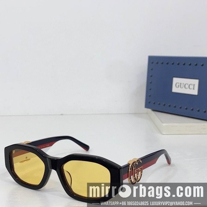 Gucci Glasses smx210
