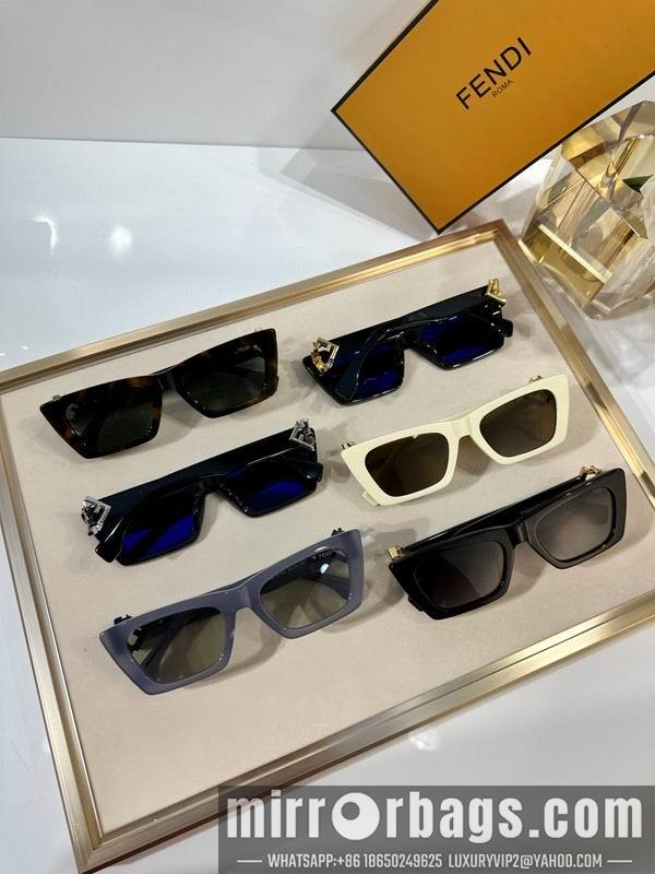 Fendi Glasses smh75