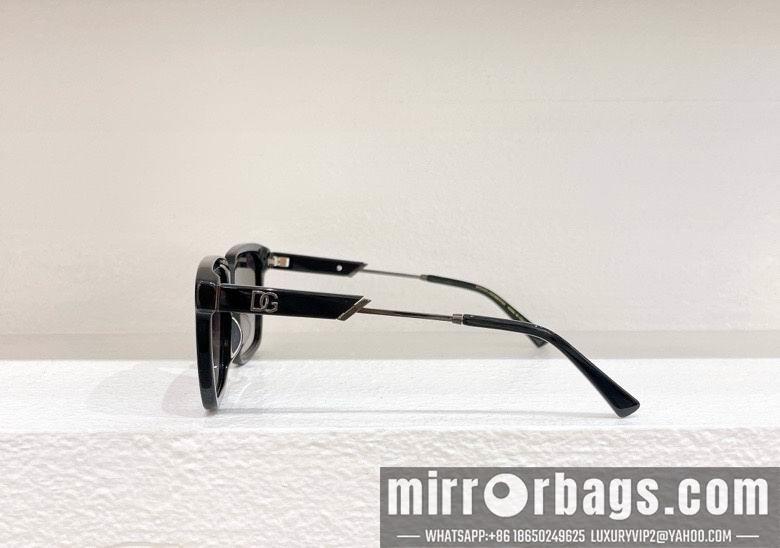 DG Glasses 010213