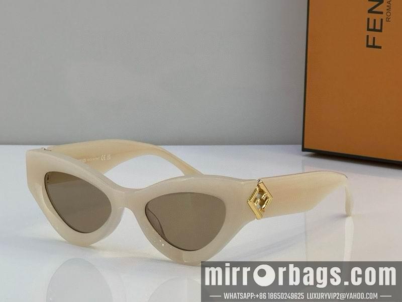 Fendi Glasses smh81