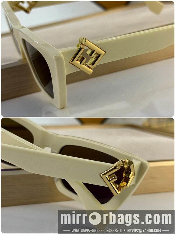 Fendi Glasses smh75