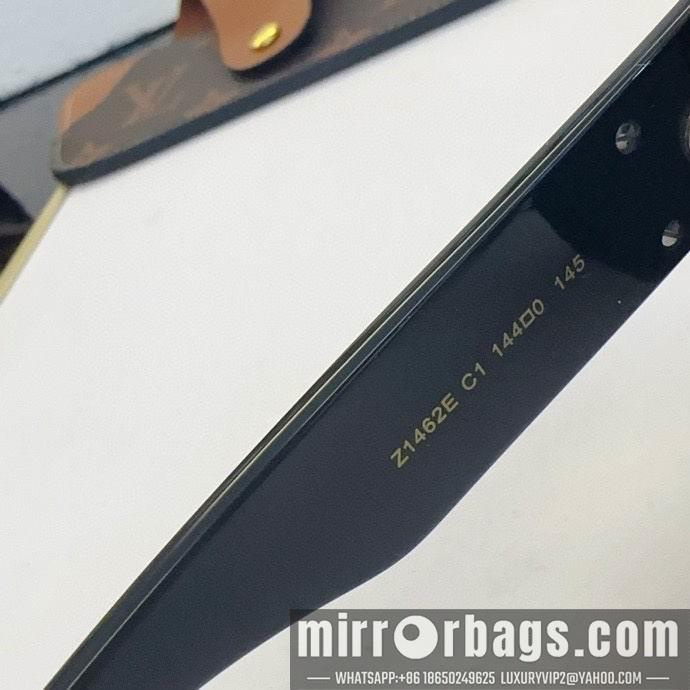 LV Glasses smx210