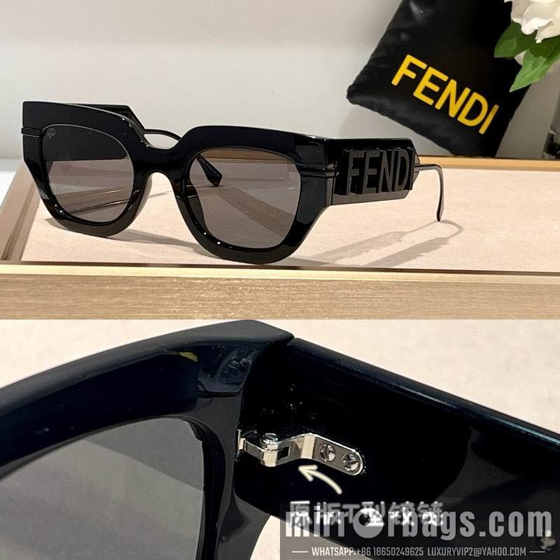 Fendi Glasses smx103