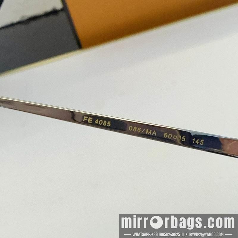 LV Glasses smx152