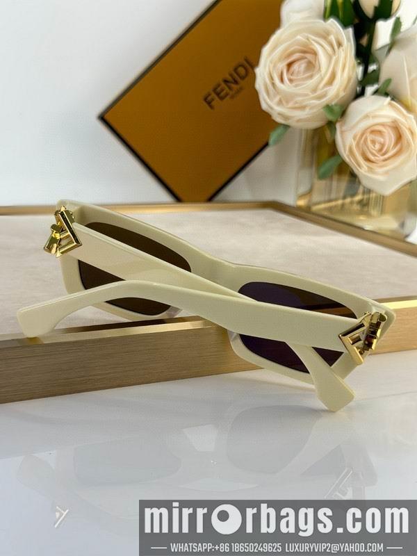Fendi Glasses smh75