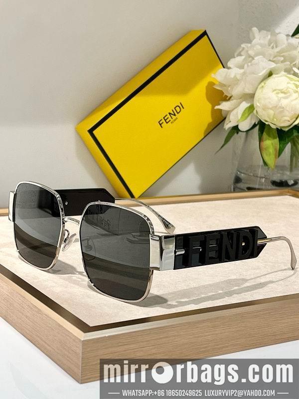 Fendi Glasses smx100