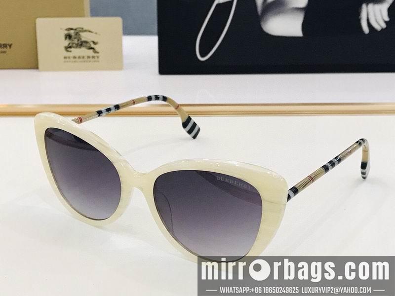 Burberry Glasses smx21