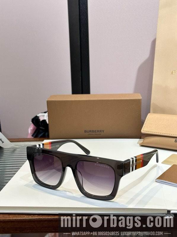 Burberry Glasses smx22