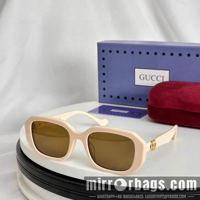 Gucci Glasses smx211