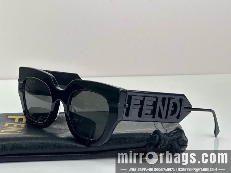 Fendi Glasses smx130