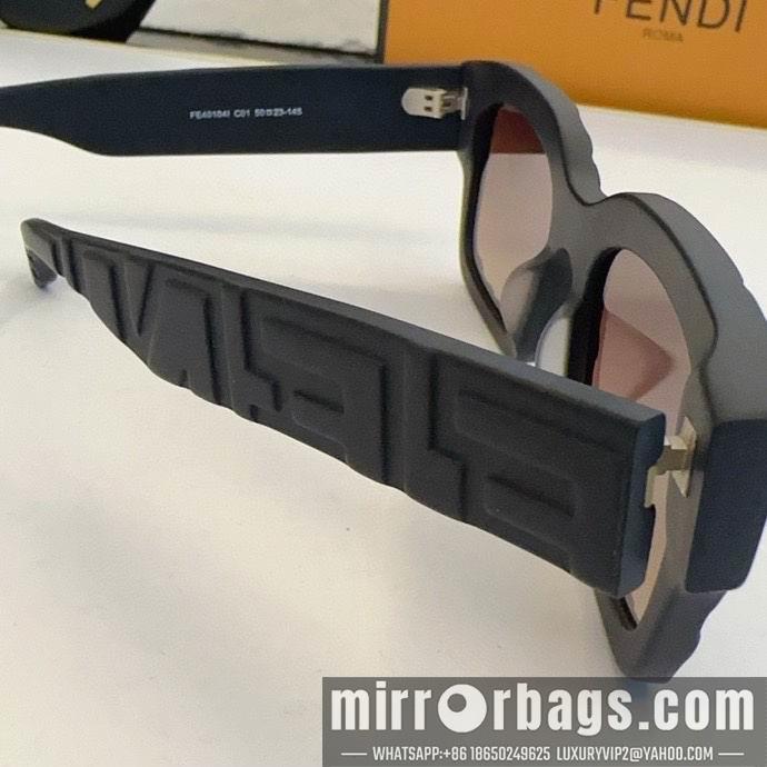 Fendi Glasses smx170