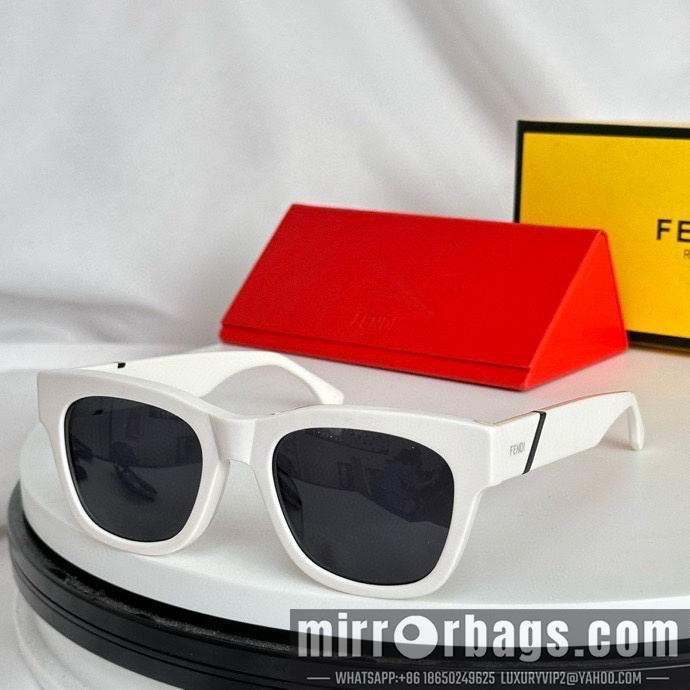 Fendi Glasses smx128