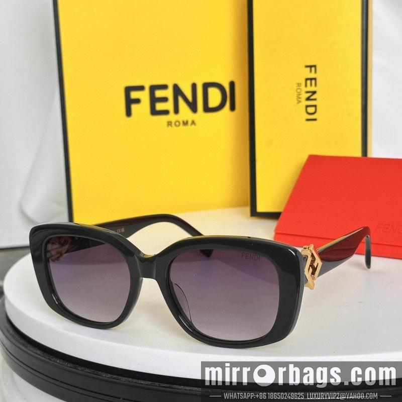 Fendi Glasses smh89