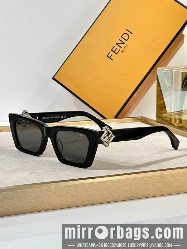 Fendi Glasses smh75