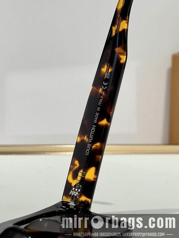 LV Glasses smh107