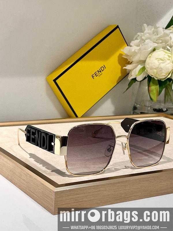 Fendi Glasses smx100