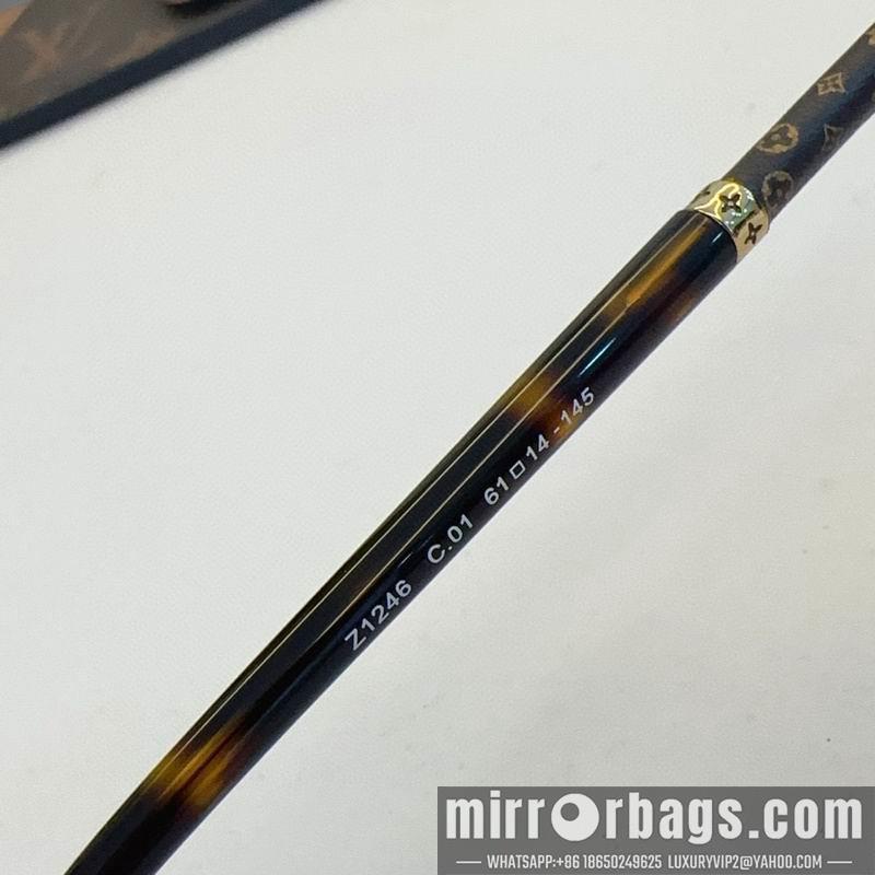 LV Glasses smx160