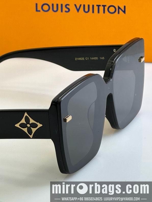 LV Glasses smx120